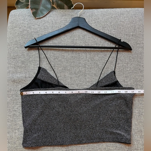 ✨ H&M Y2K Sparkly Crop Top ✨
Size: L 🤍 - Picture 7 of 13
